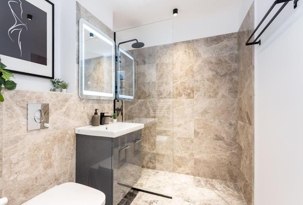 Sunny 2Br Flat - Top Location - Stunning Views Βουκουρέστι Εξωτερικό φωτογραφία