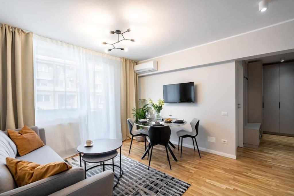 Sunny 2Br Flat - Top Location - Stunning Views Βουκουρέστι Εξωτερικό φωτογραφία