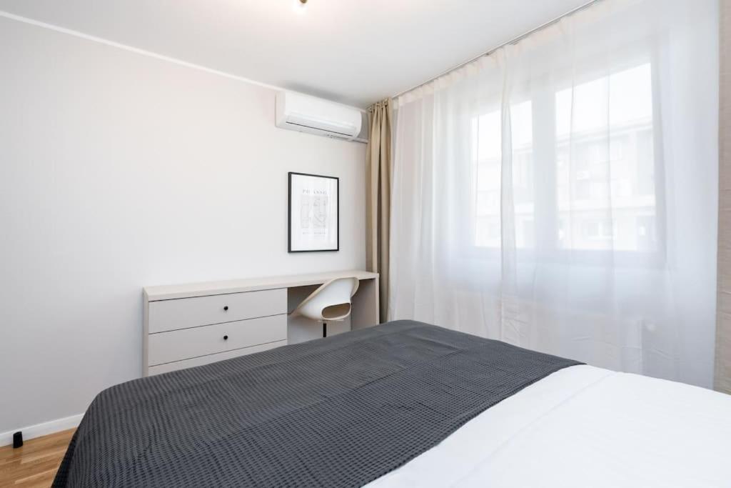 Sunny 2Br Flat - Top Location - Stunning Views Βουκουρέστι Εξωτερικό φωτογραφία